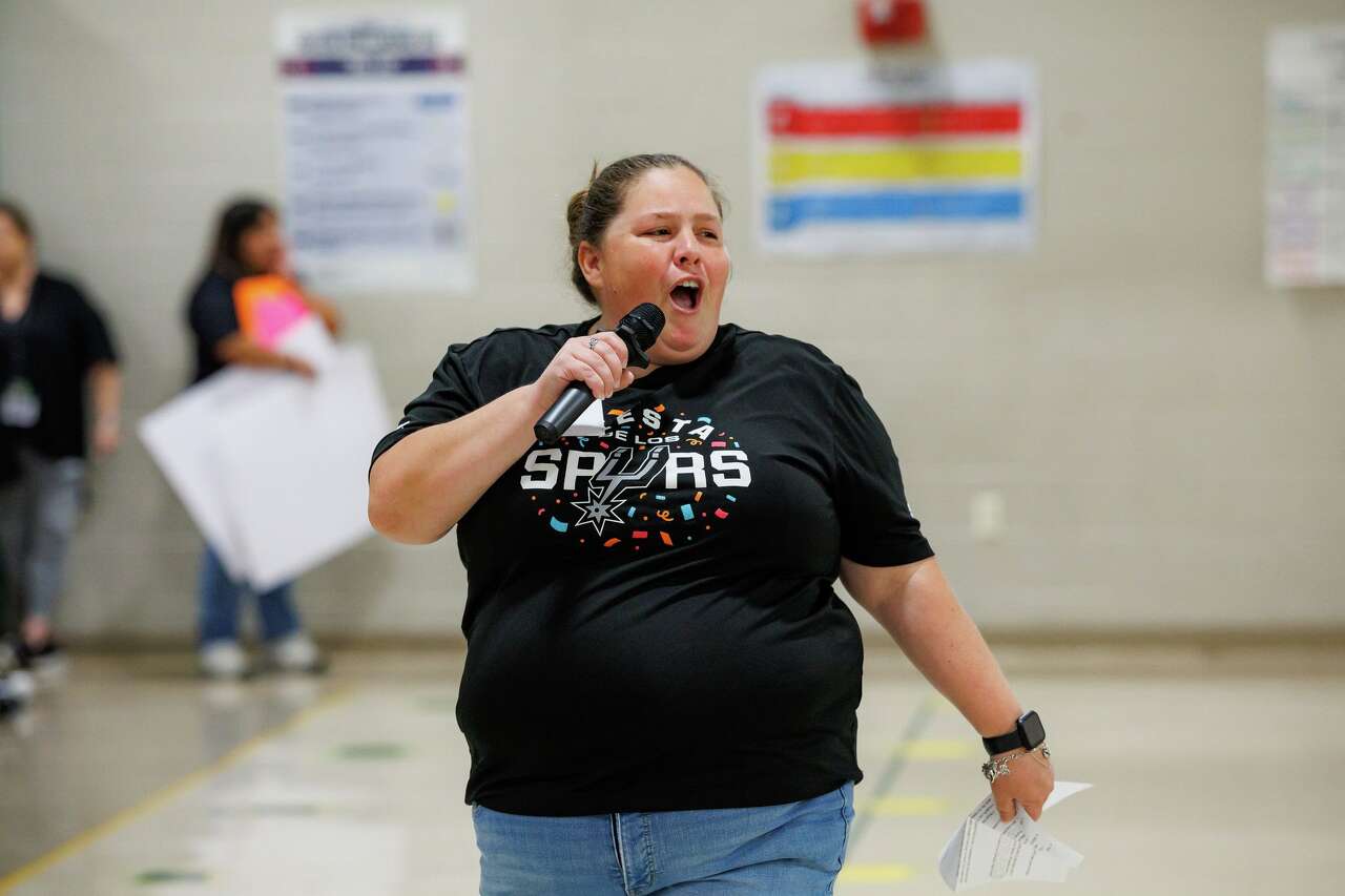 Behind the STAAR pep rallies, pressure mounts for San Antonio schools ...