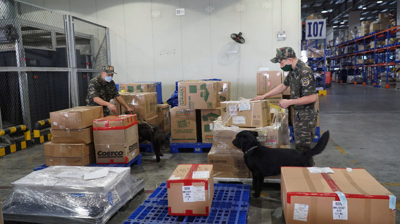 Lợi dụng mạng xã hội để buôn lậu, hàng giả với những phương thức tinh vi