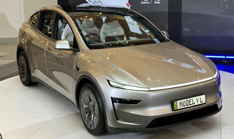 Tesla Model Y lineup gets Zen Grey interior and dark Helix 2.0 wheel ...
