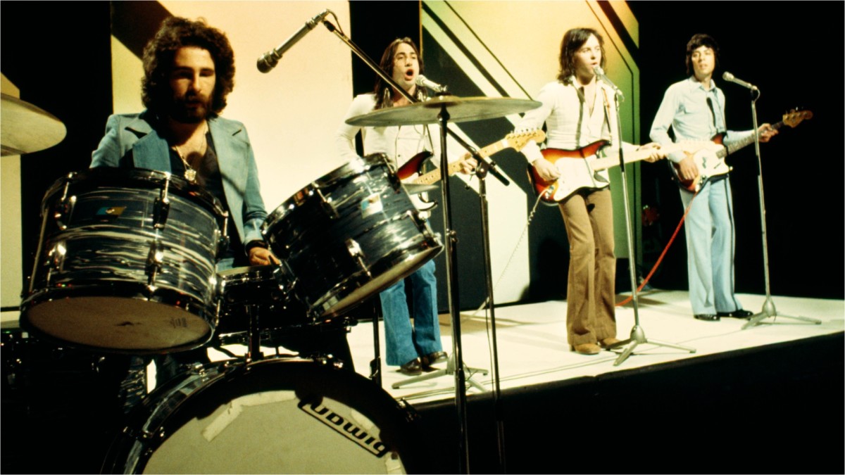 1975 hit fans misunderstood for years hid a surprising, romantic twist