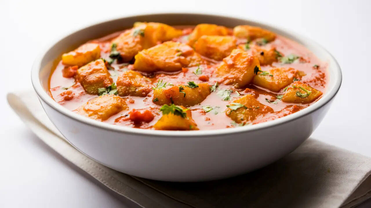 Beyond aloo jeera and rasedar aloo: 7 aloo ki sabji recipes for the ...