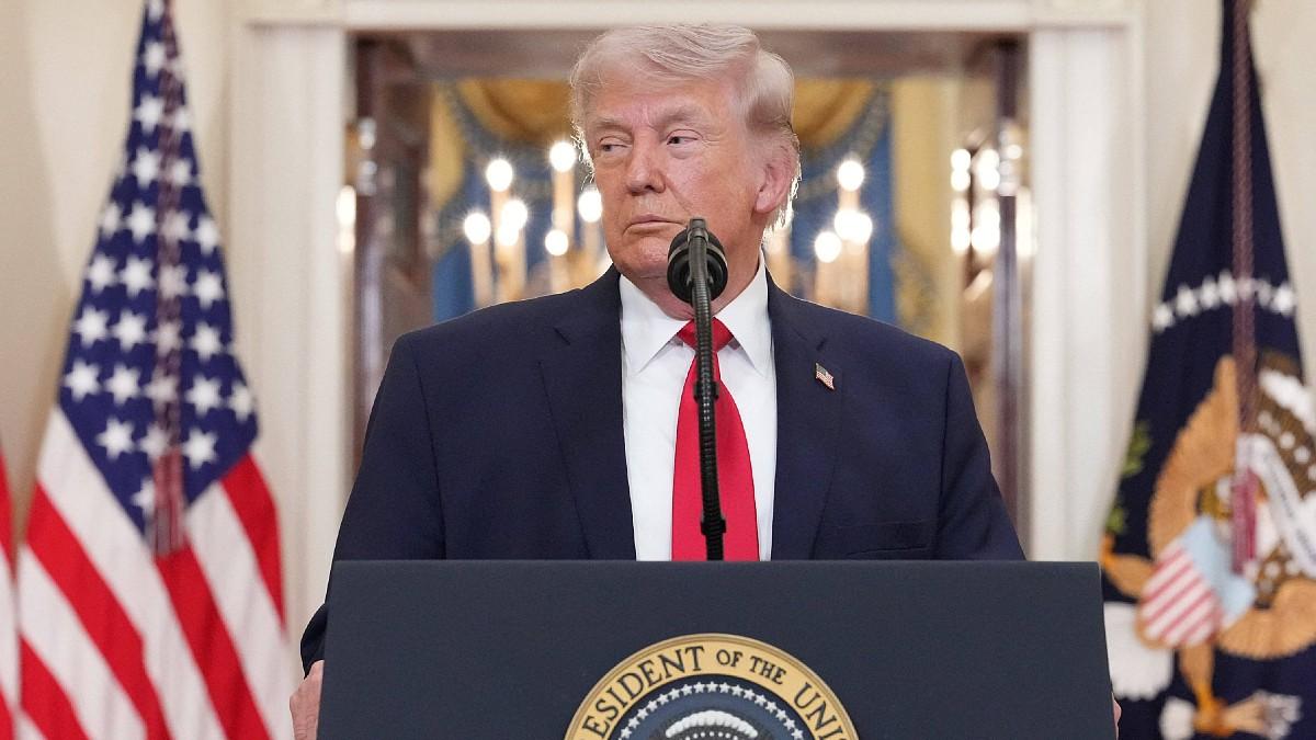 White House melts down over claims Donald Trump was hospitalized as he ...