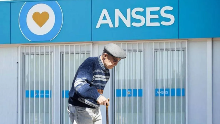 ANSES: Con aumento y bono confirmado, ¿cuánto cobran jubilados y AUH en ...