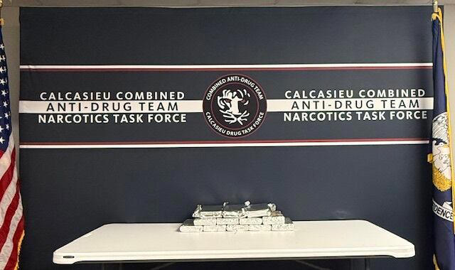Woman arrested with 30 lbs. of cocaine and 5-year-old in her car ...