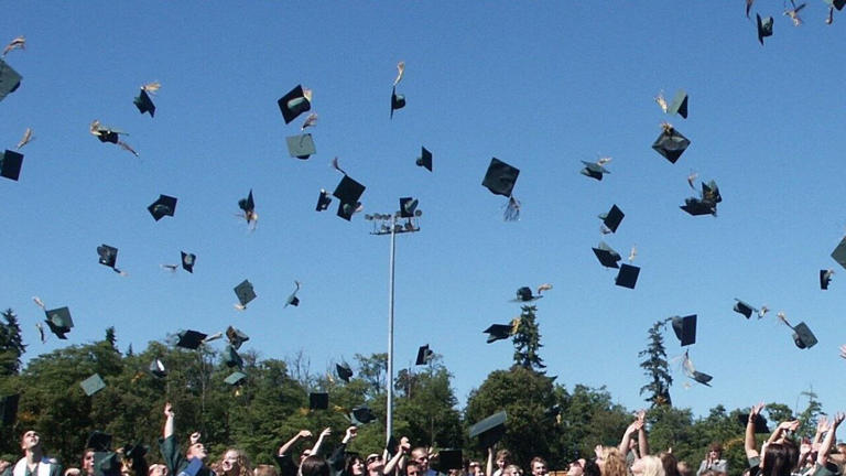 Iowa high school graduation rates reach five-year high, exceed ...