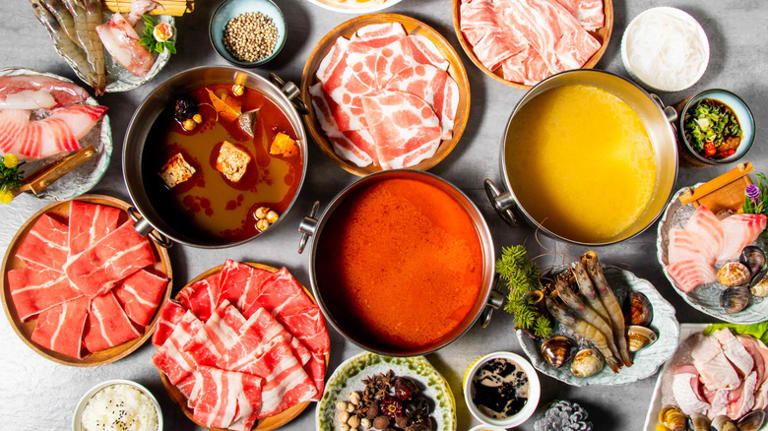 The proper order for cooking ingredients in a hot pot