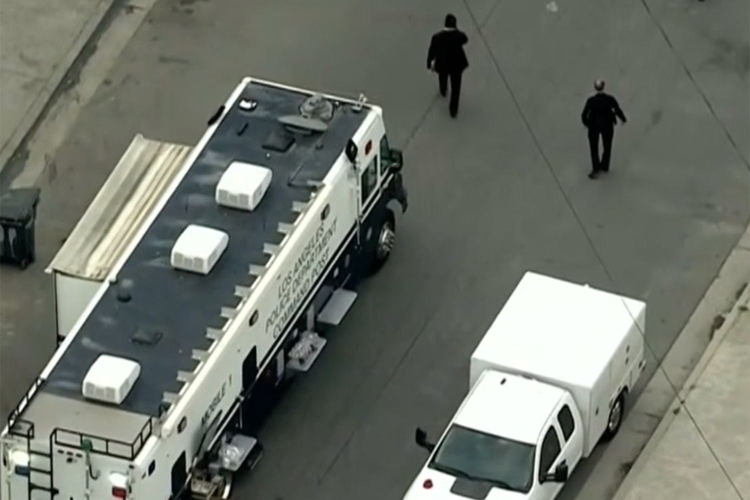 Dog shot and killed after biting LA police officer during vehicle ...