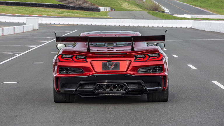 Chevy Corvette under stop sale because a software glitch might not tell ...