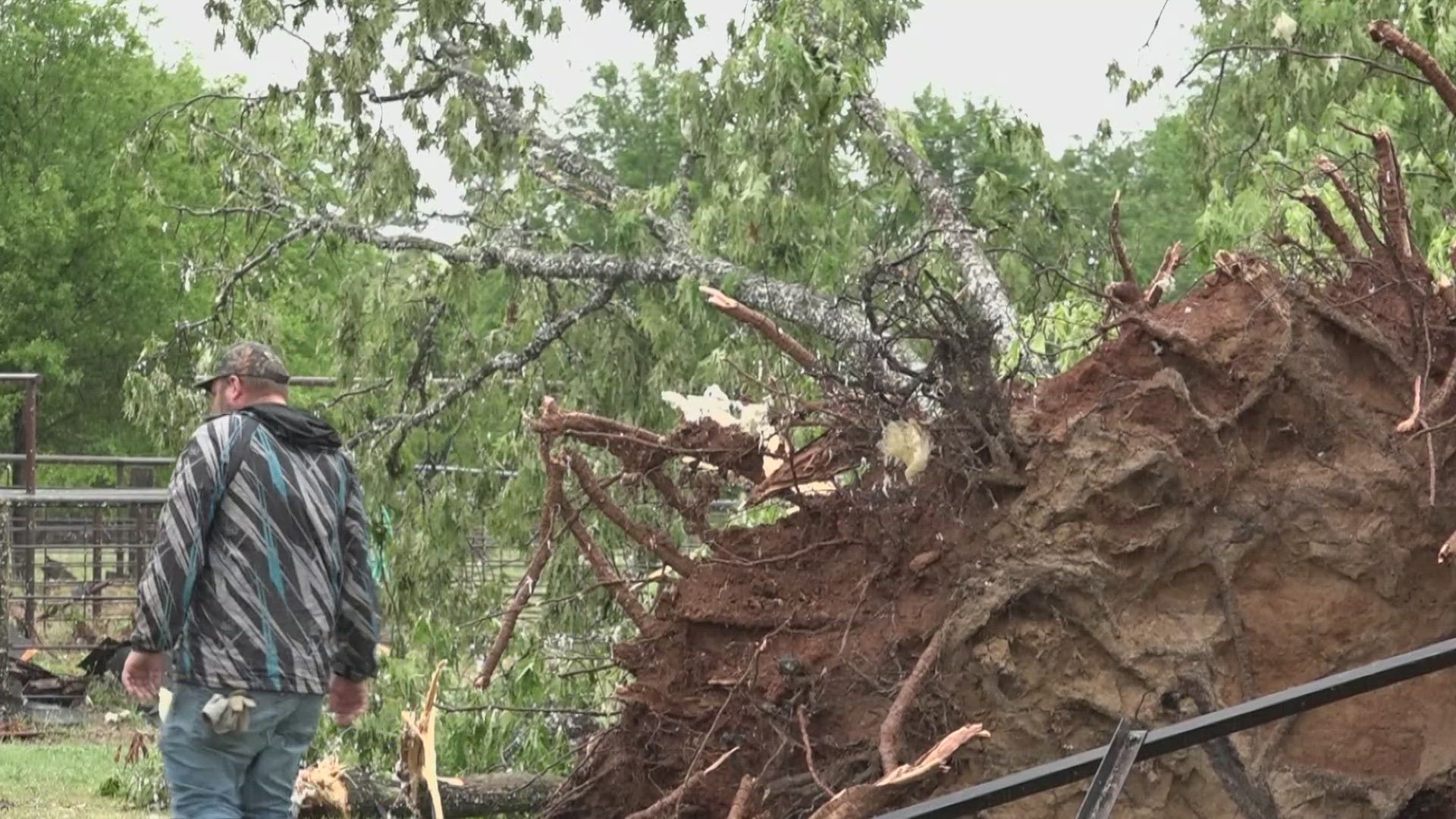 NWS confirms EF-1 tornado damages homes near Lindale