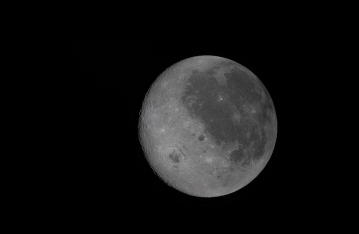 NASA công bố ảnh độc từ Artemis II, cận cảnh vùng sáng - tối của Mặt Trăng