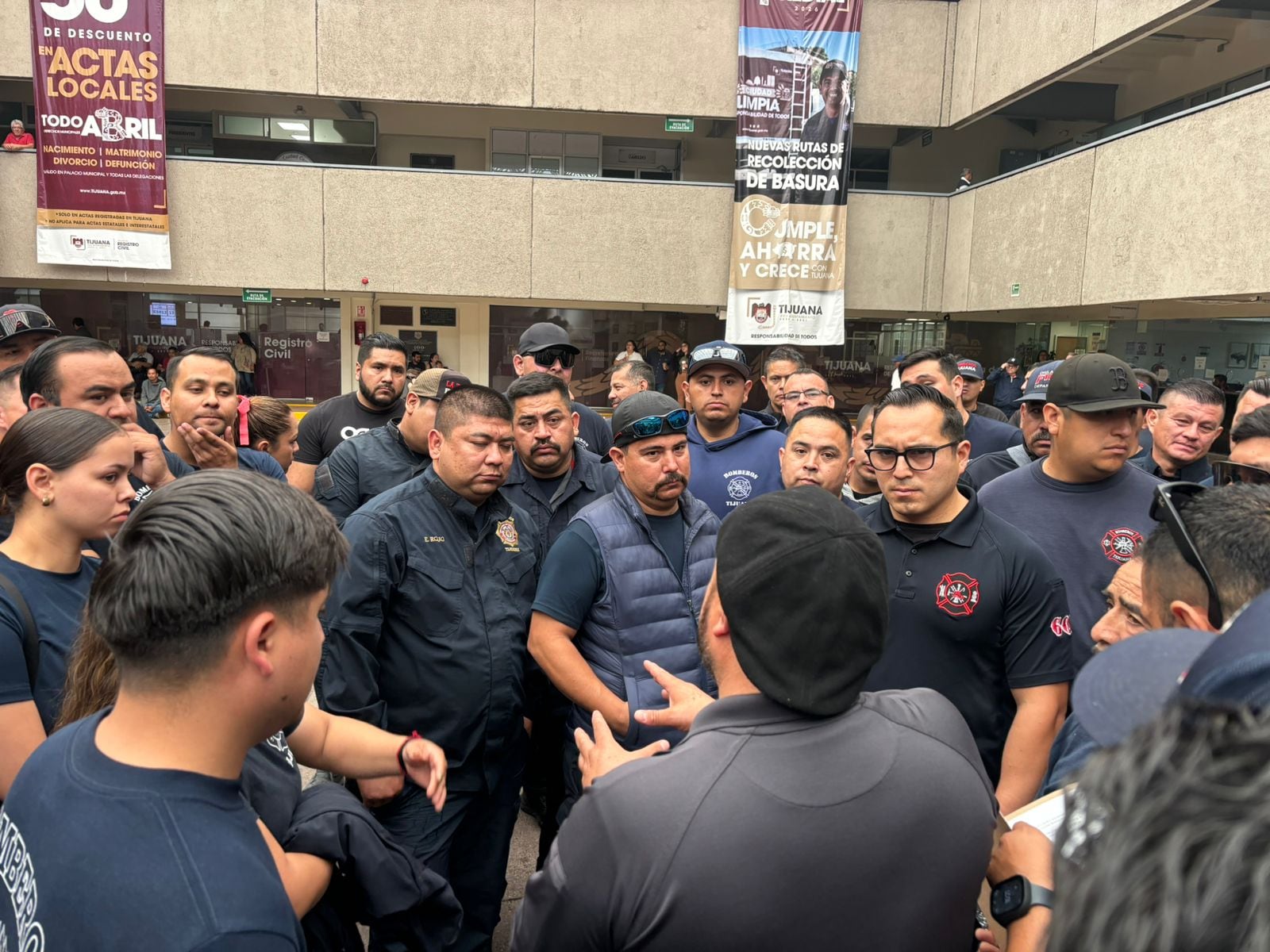 Bomberos de confianza exigen basificación y mejores sueldos en Tijuana