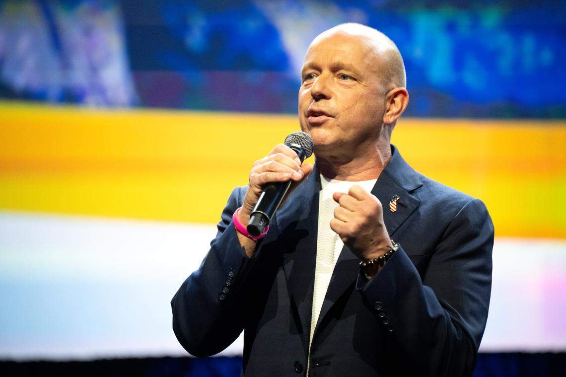 Trump endorses former Fox News host Steve Hilton for California governor