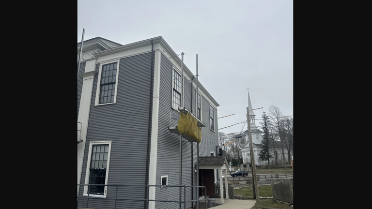 Sandwich replaces 50-year-old town hall windows with historic reproductions