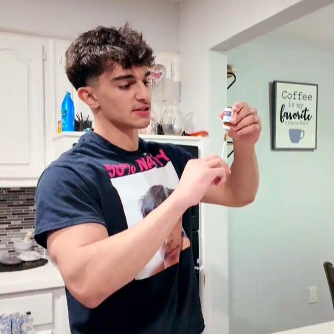 Social media driving teens toward steroids, extreme body transformations<br>