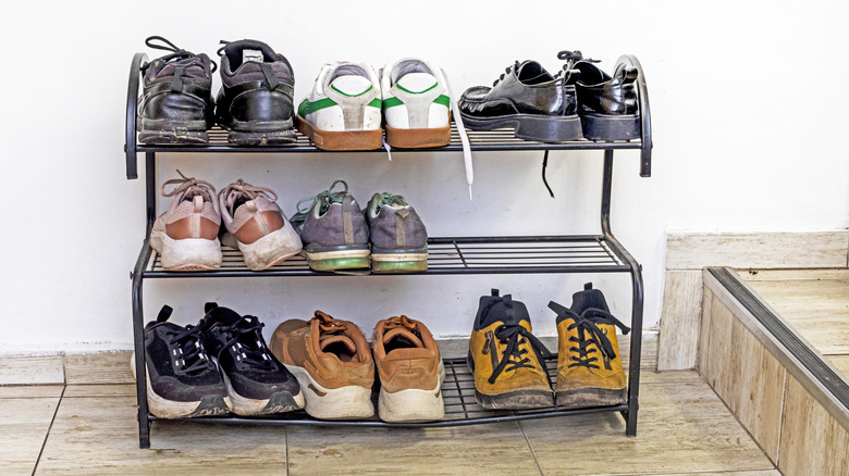 No baskets nor racks: The hanging shoe storage solution you can sew