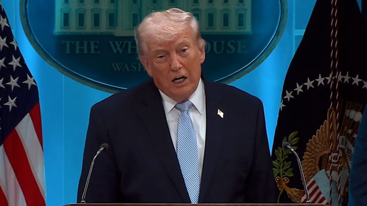 Trump threatens reporter with jail over leak about pilot's Iran rescue ...