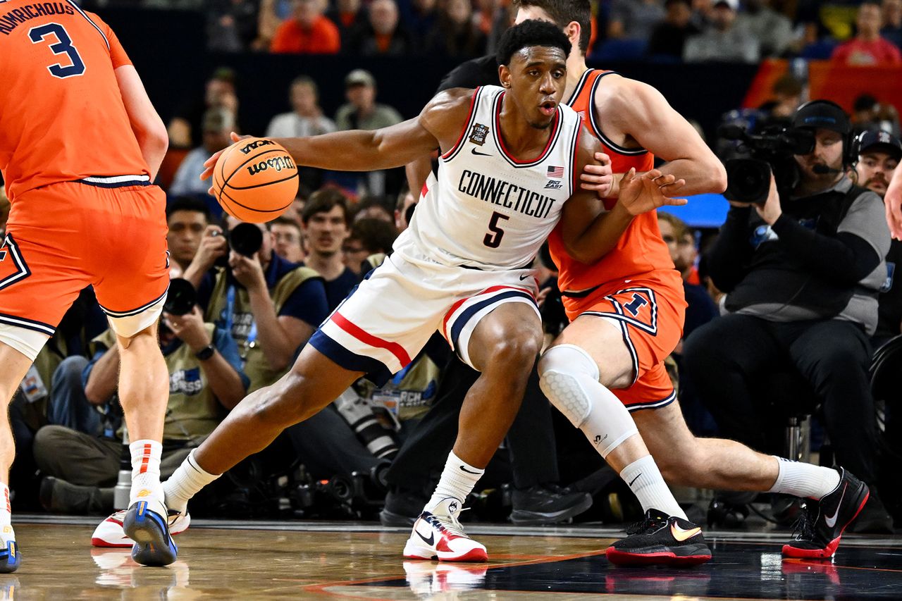 All about UConn star Tarris Reed Jr.'s siblings, basketball players ...