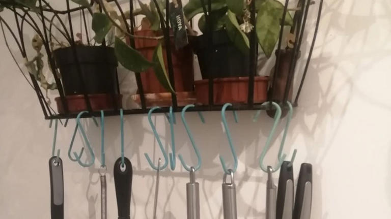 Photo inspiration: Fresh Look at Free Up Kitchen Drawer Space With A Creative Utensil Holder