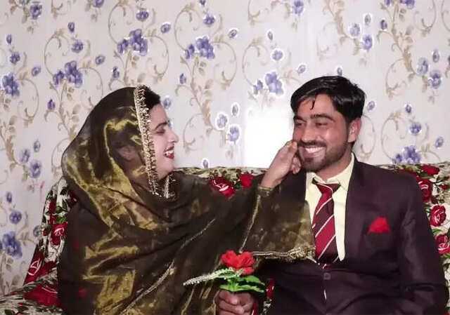 A unique love story: Doctor falls for tea seller