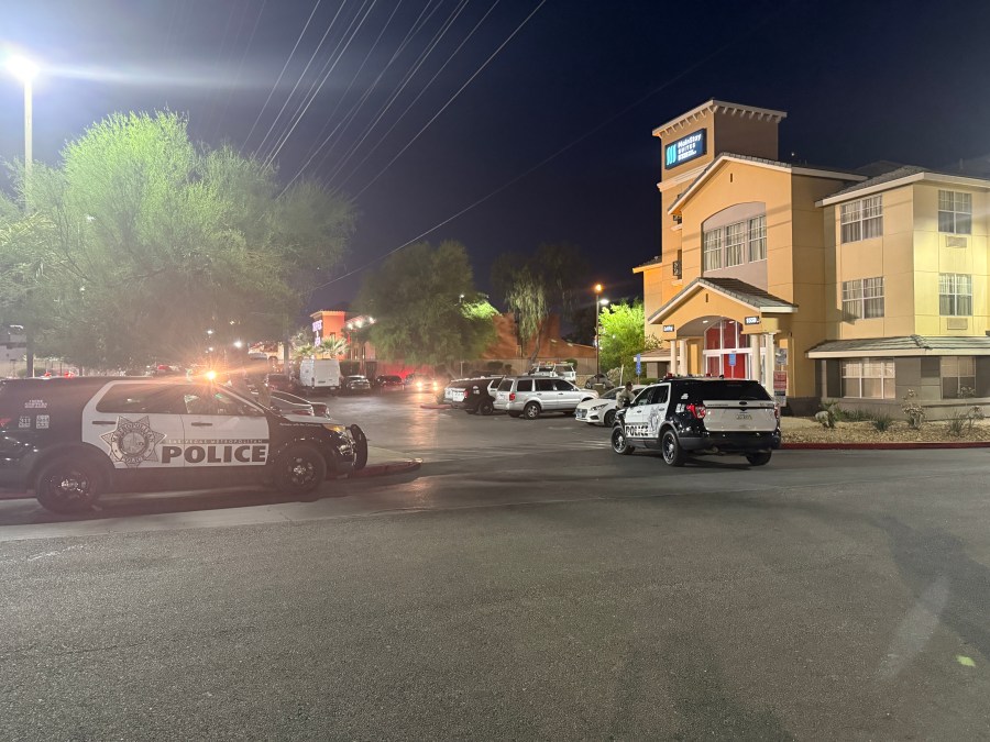 Police investigate apparent murder-suicide at Las Vegas hotel
