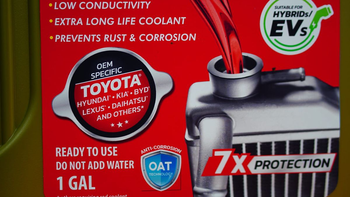 Jangan asal tuang! Campur coolant beda jenis bisa bikin mesin overheat ...