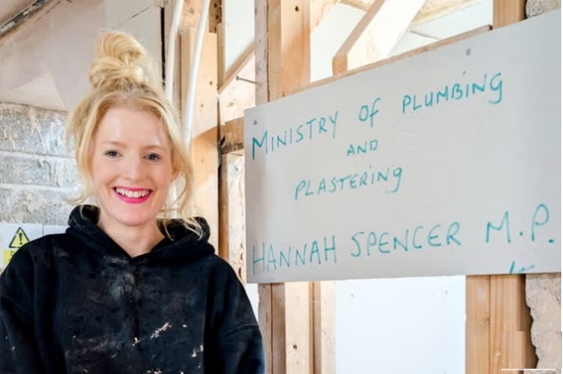 Sợ AI 'cướp' việc, người trẻ chọn làm thợ