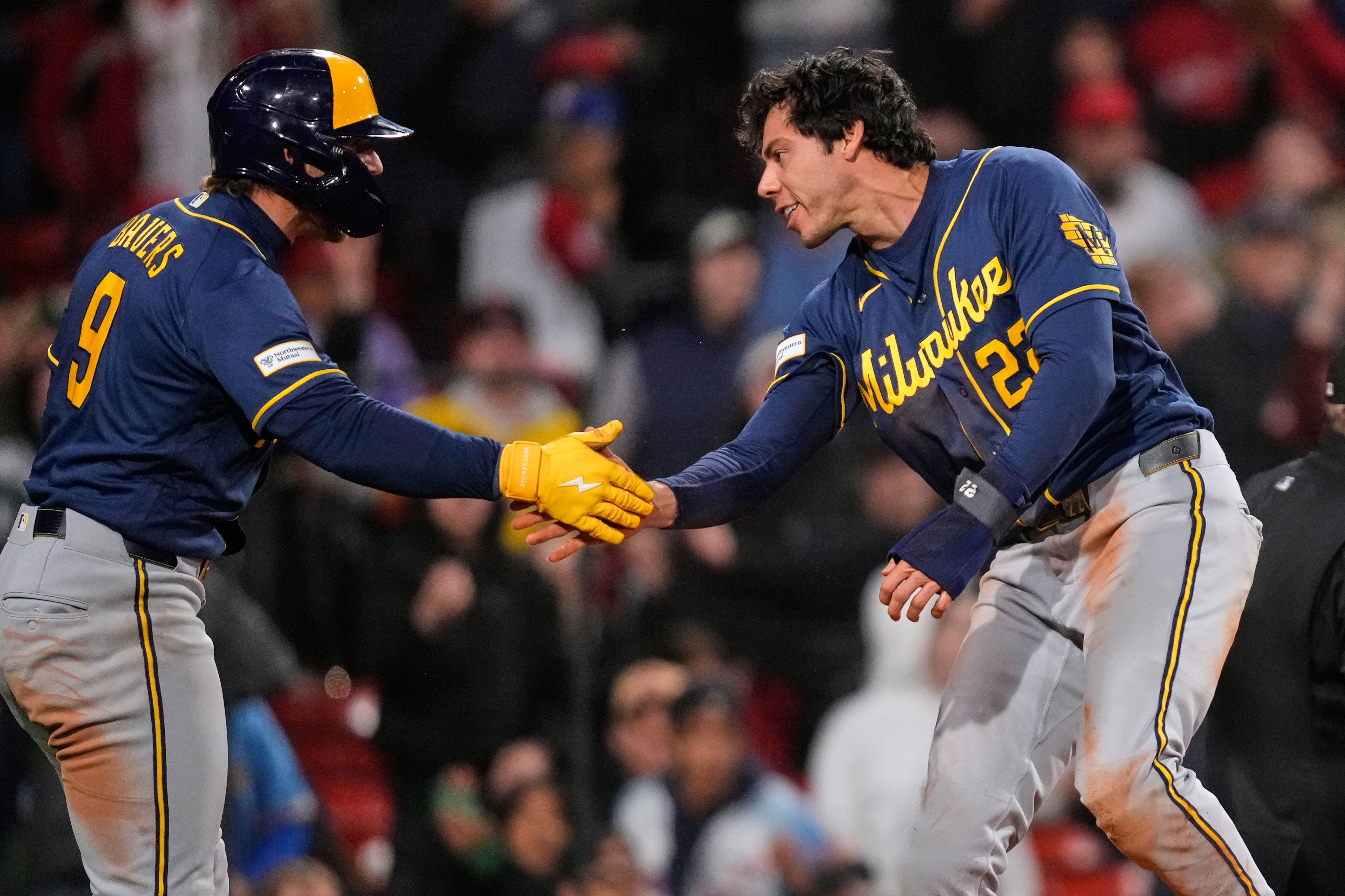 Brewers beat stumbling Red Sox 8-6 behind Mitchell's tiebreaking single ...
