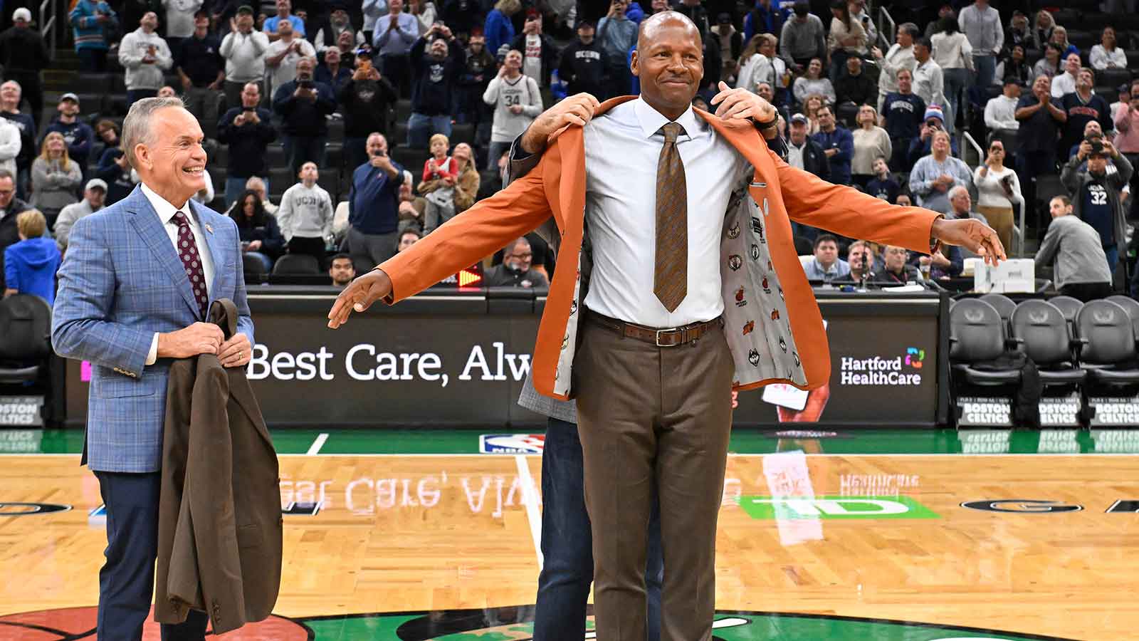 Ray Allen fires back at haters over his appearance at UConn game<br>