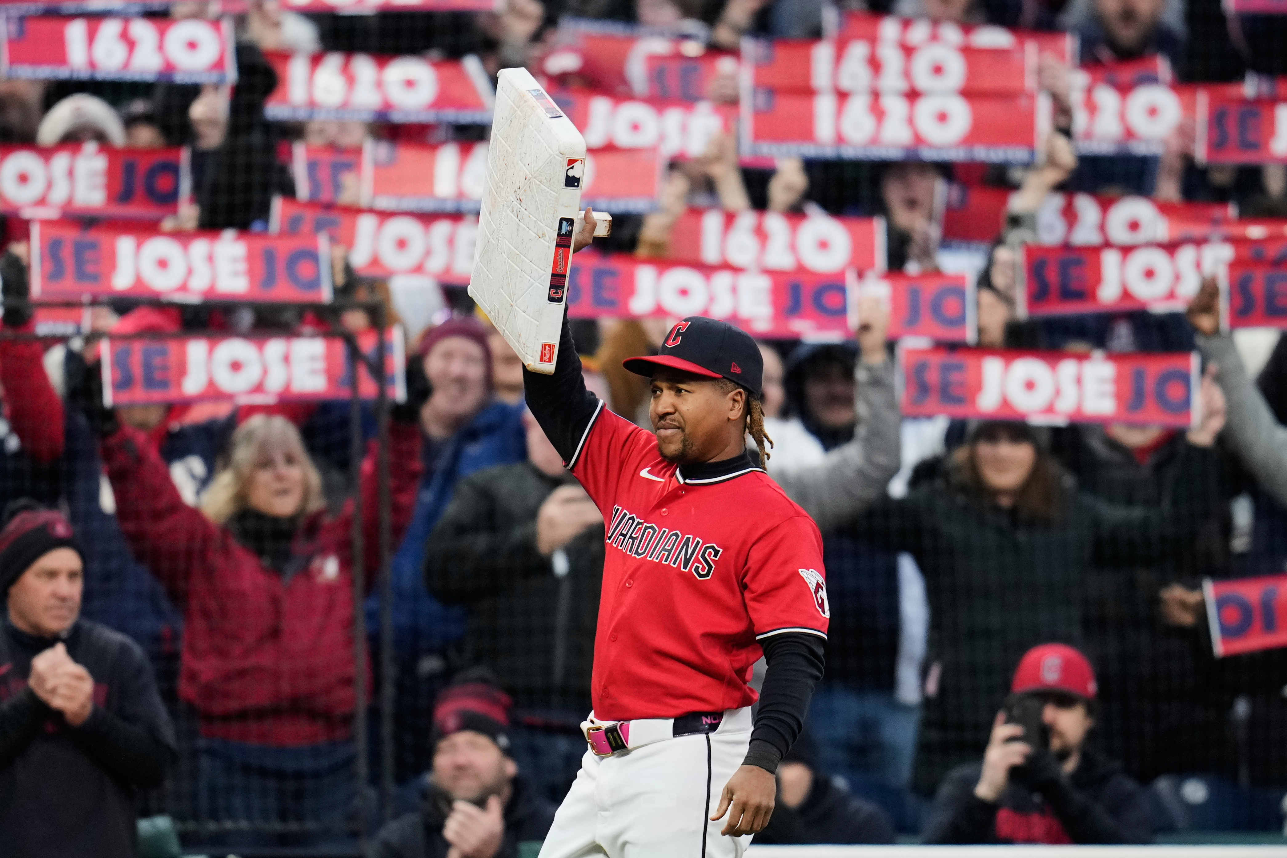José Ramírez becomes Cleveland Guardians' all-time leader in games ...