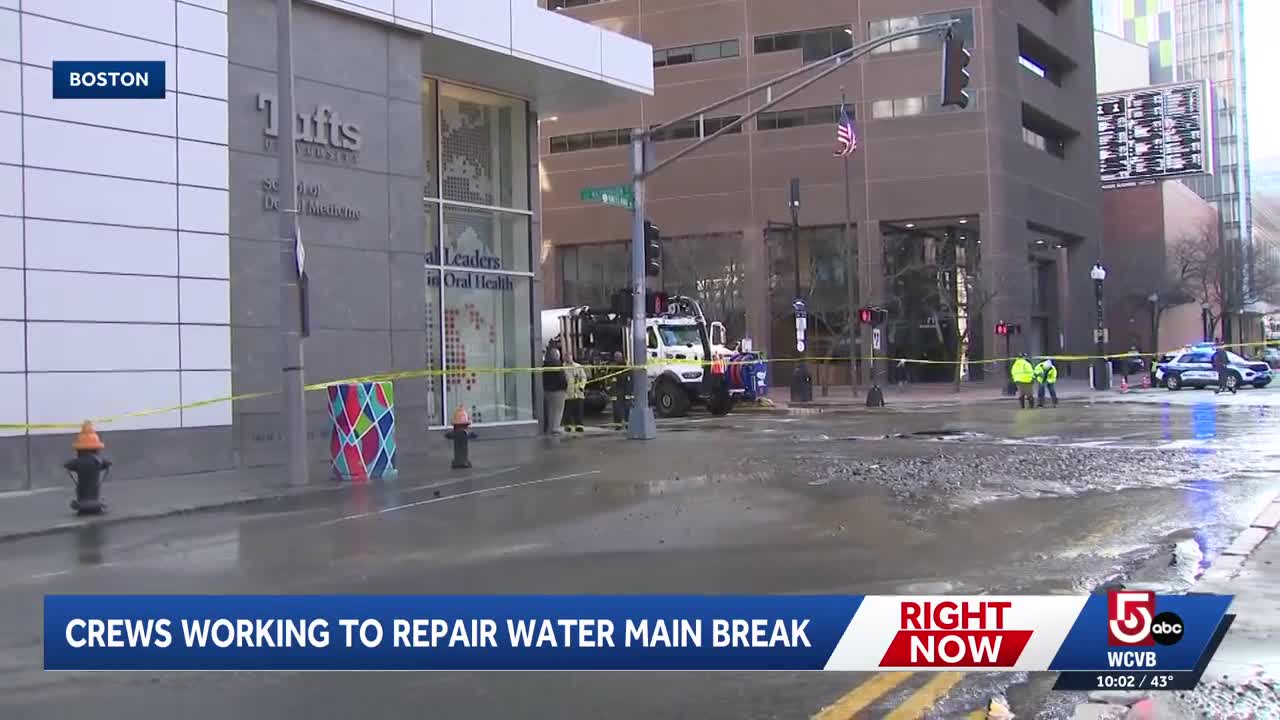 Crews working to repair water main break in downtown Boston