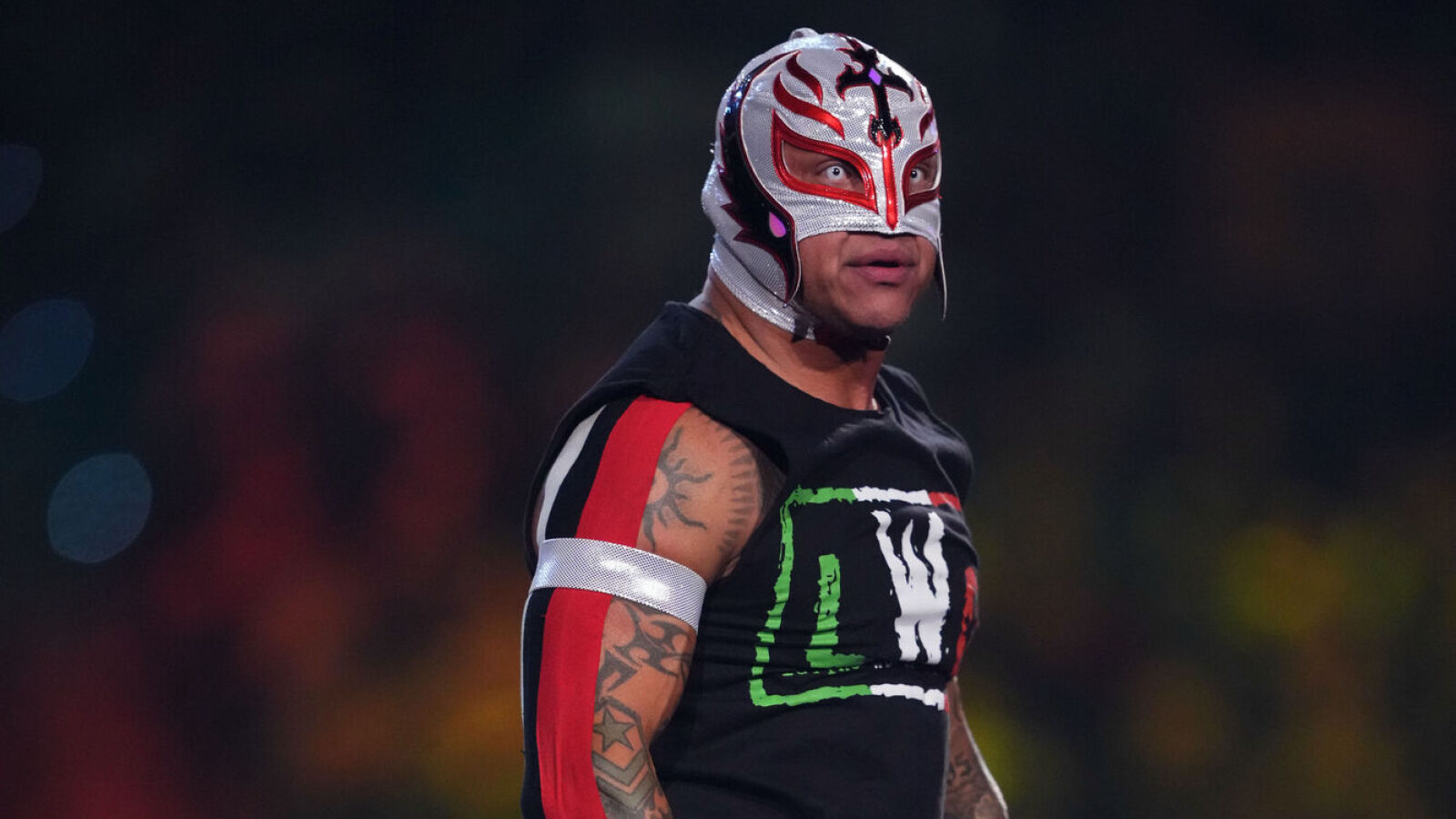 Rey Mysterio returns to Raw and announces he’s in the WrestleMania ...