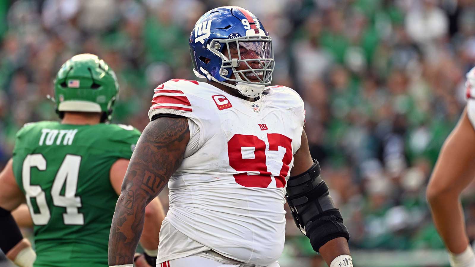 Giants’ Dexter Lawrence makes trade request after failed contract ...