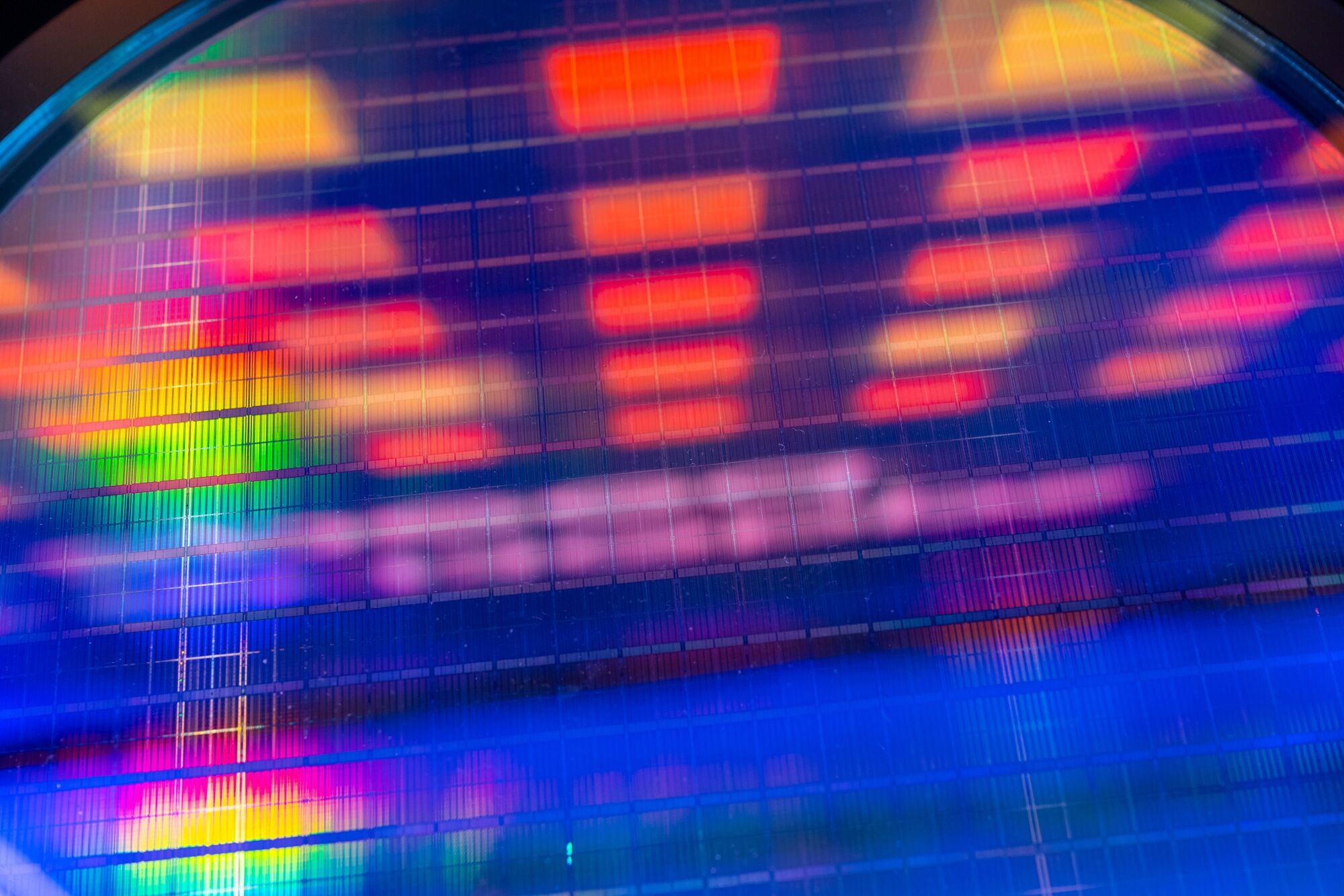 Samsung beats high estimates after AI chip sales defy war fears