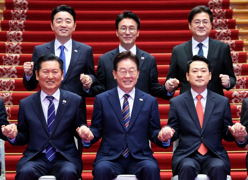 이재명 대통령, 추가경정예산안 방어하며