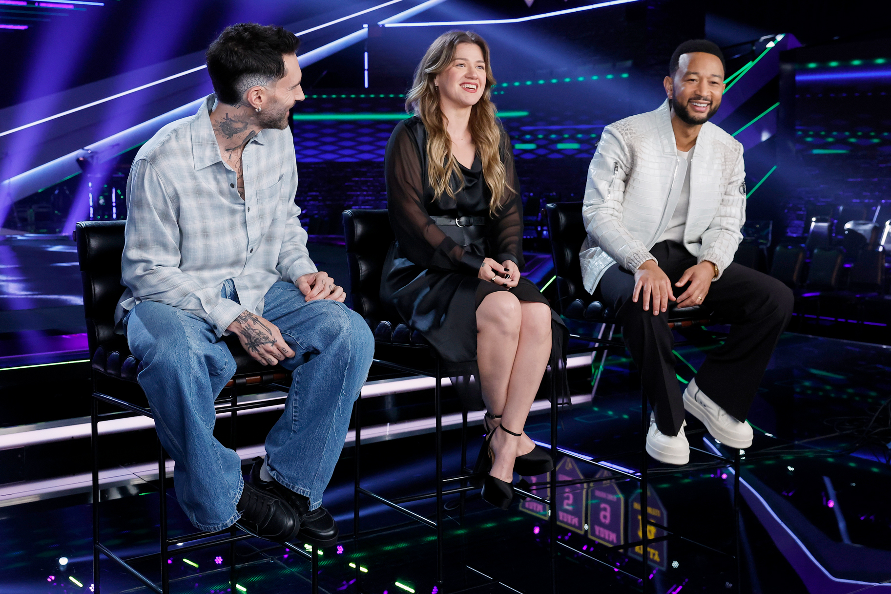 John Legend's risqué comment sent Kelly Clarkson into a fit of giggles ...