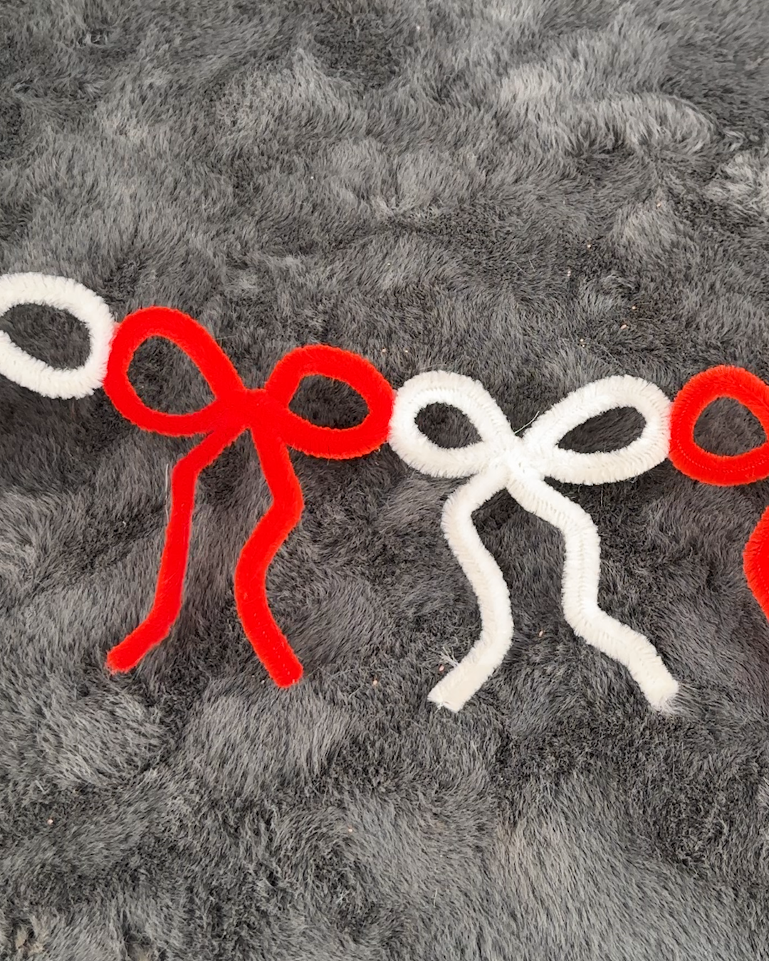 Easy crafts with pipe cleaners for Christmas
