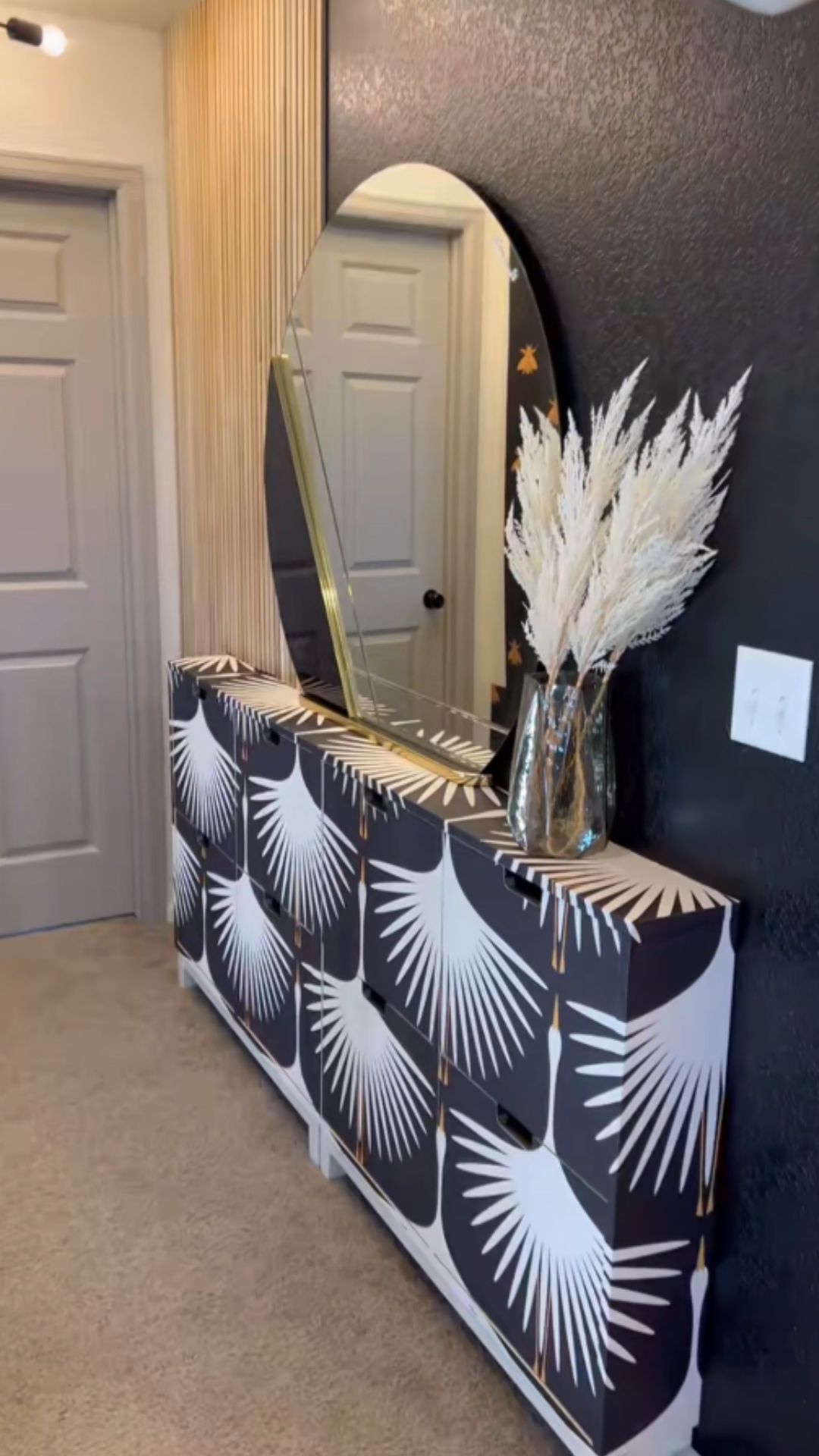 Peel and stick wallpaper secrets: stylish ideas beyond walls