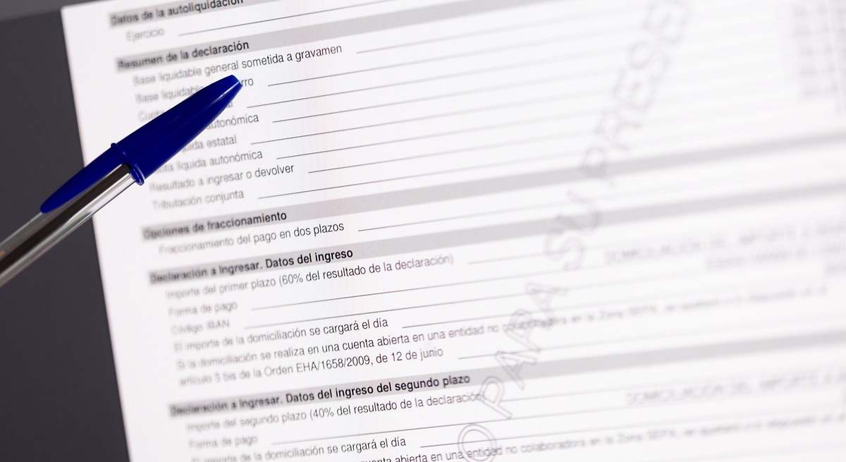 Los expertos financieros coinciden: si haces la declaración de la renta ...