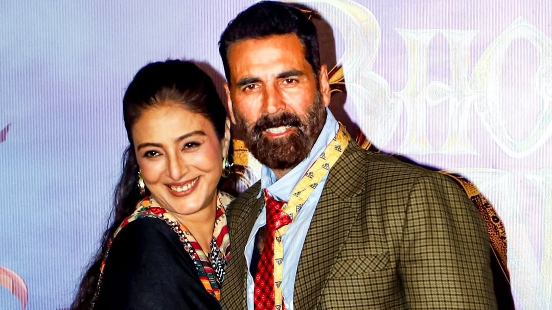 Tabu revisits old dance class days with Akshay Kumar: He picked me up ...