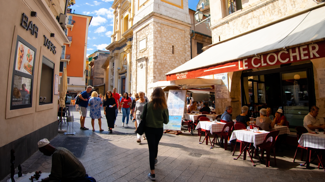 What is it like walking through Nice Old Town France?