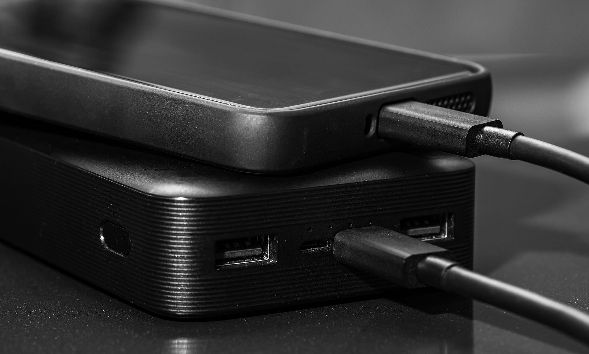 Fox Rage Camo Power Bank 10000 MAh – Batteria Portatile Con Ricarica Rapida USB-C, Design Mimetico Per Pesca E Outdoor - 2