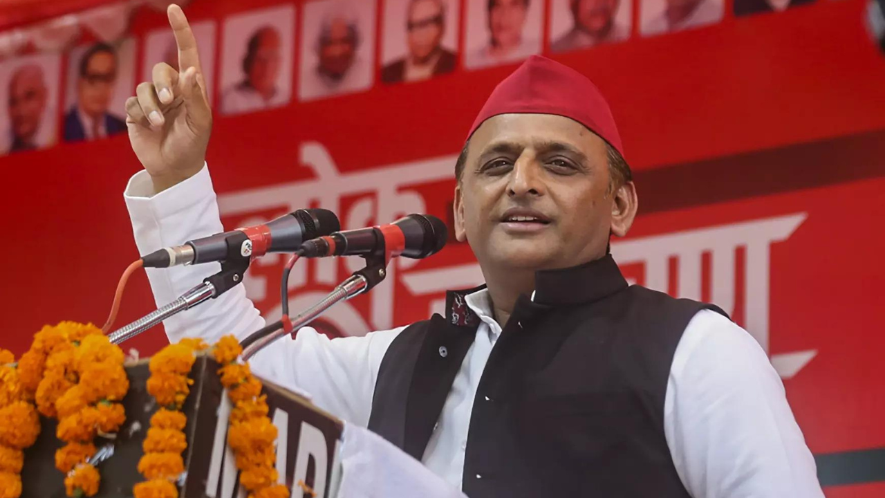 Row erupts in Amethi over posters targeting Akhilesh Yadav ahead of UP ...
