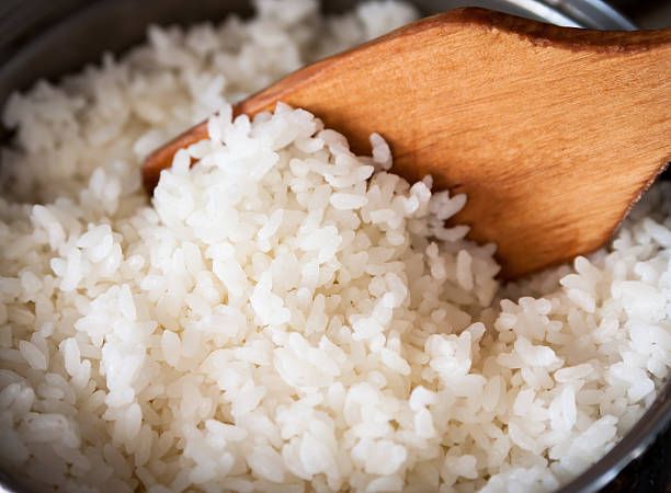 5 menit beres! Simak cara mudah atasi nasi mentah di rice cooker