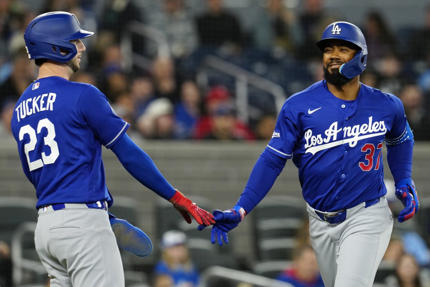 Dodgers pound Blue Jays, Scherzer makes early exit in World Series rematch