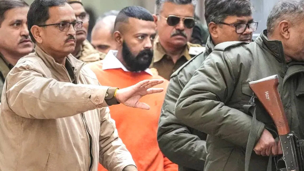 Conman Sukesh Chandrashekhar gets bail in Rs 200 crore extortion case
