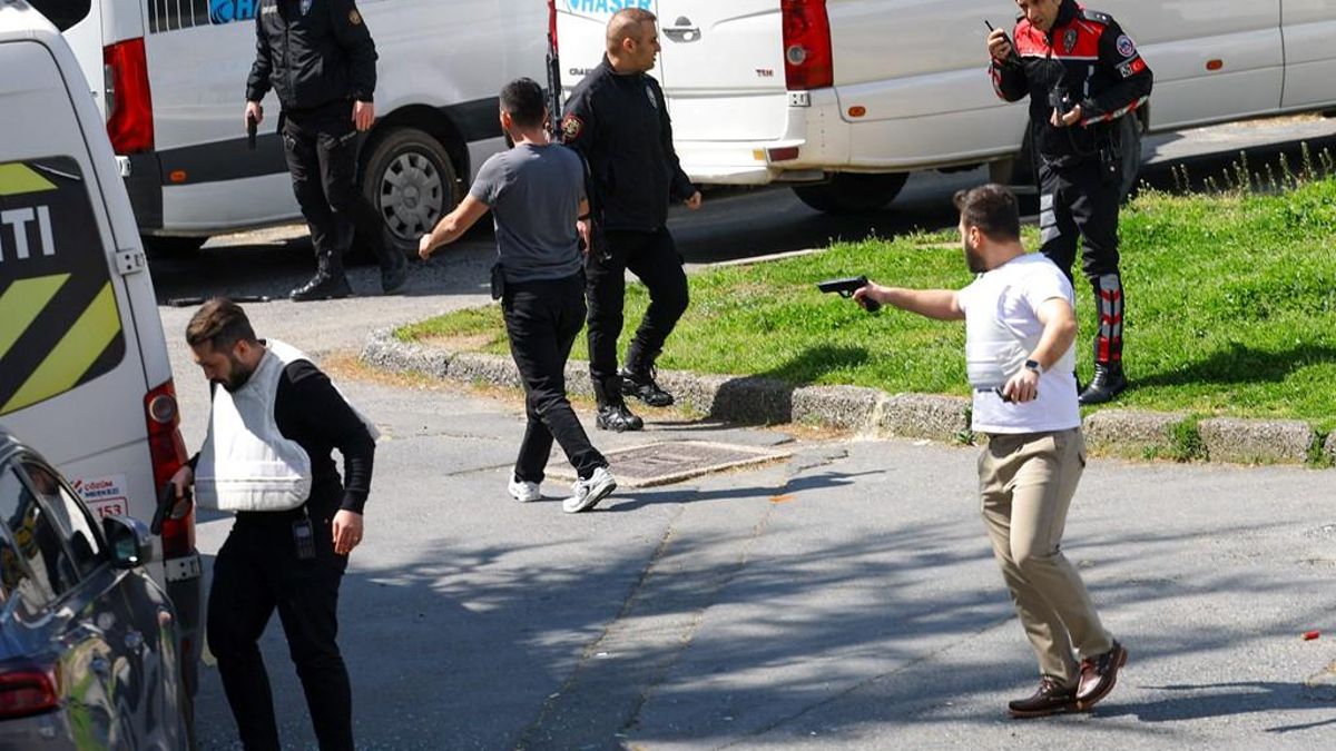 Un atacante muerto y dos heridos en un tiroteo ante el consulado ...