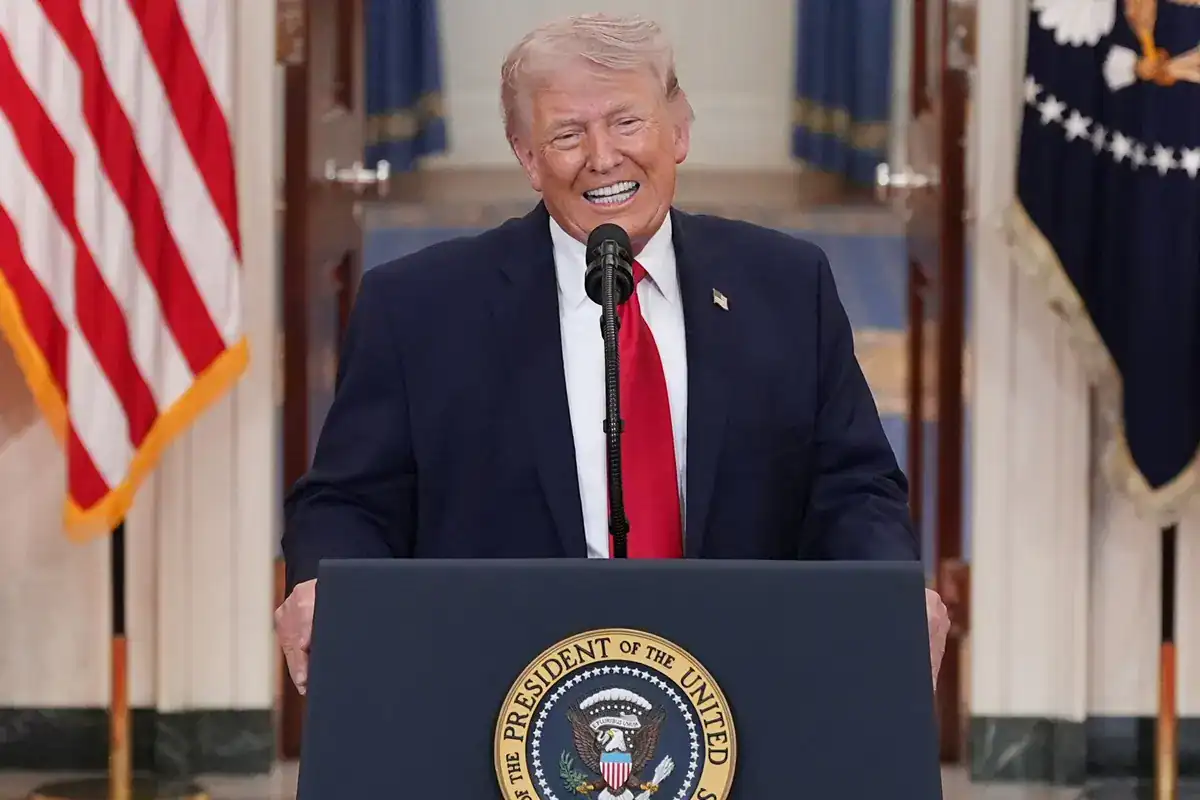 Donald Trump asegura que Irán tuvo "suerte" al derribar un caza F-15 de ...