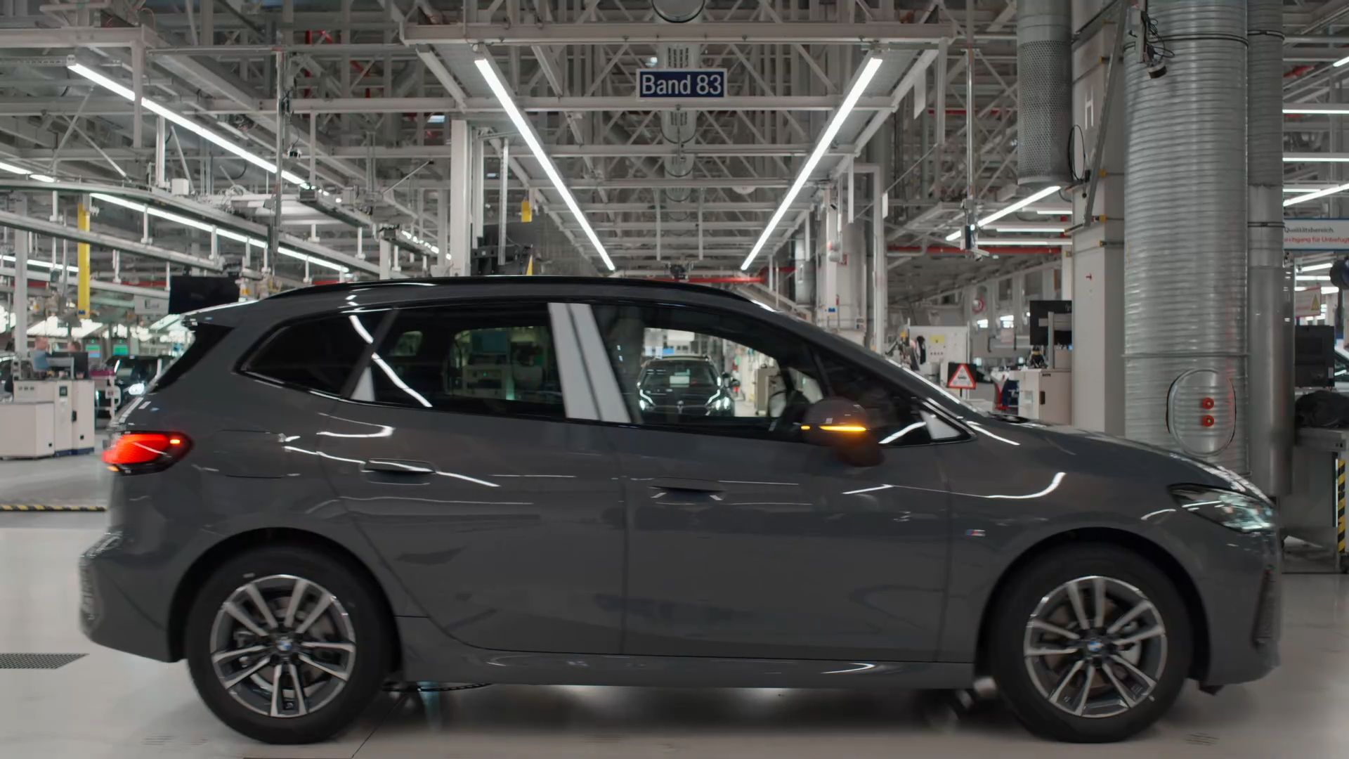 Hightech in der Produktion - BMW Group lässt Neufahrzeuge automatisiert ...