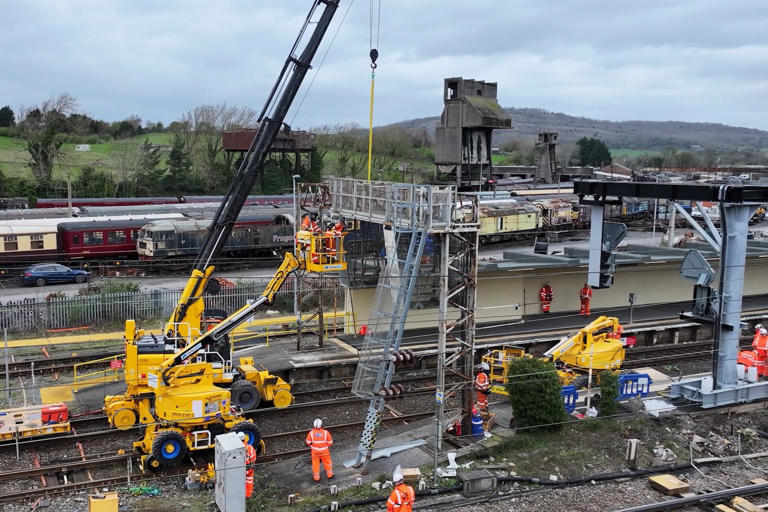 Watch work at Carnforth railway station to upgrade signal lamps
