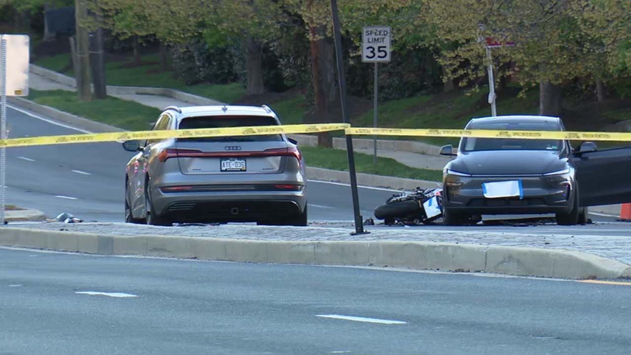 Motorcyclist killed in early morning crash in Chevy Chase
